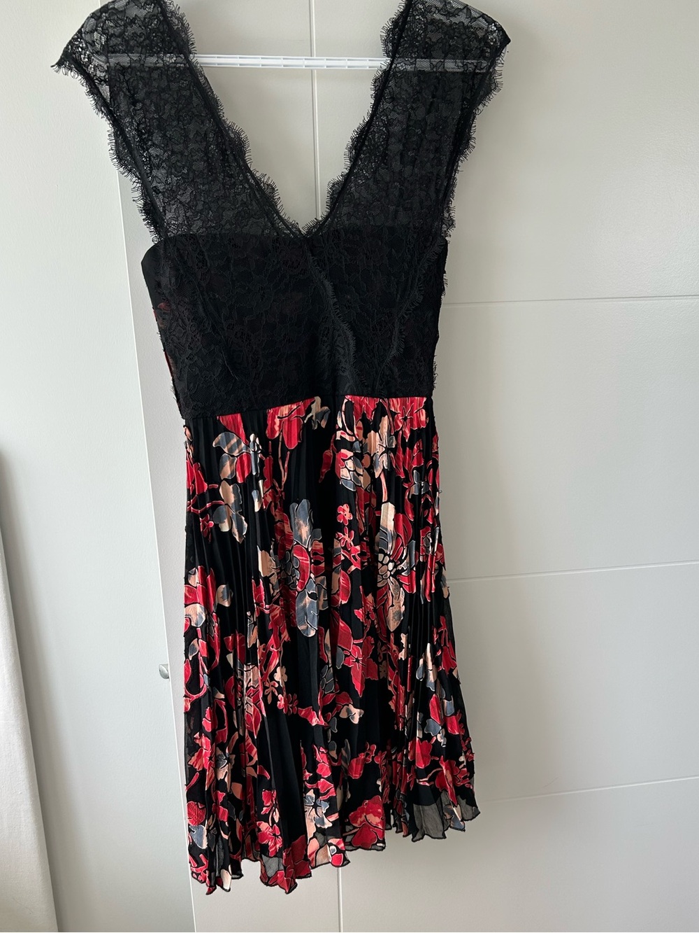 REISS Black & Red Floral Pleated Lace Dress